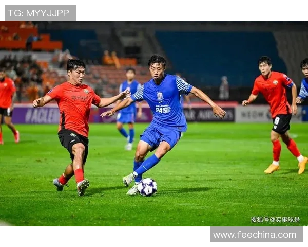 上海申花迎战慰山现代期待精彩对决双方球员状态回暖争取胜利的关键时刻 上海申花迎战慰山现代期待精彩对决双方球员状态回暖争取胜利的关键时刻